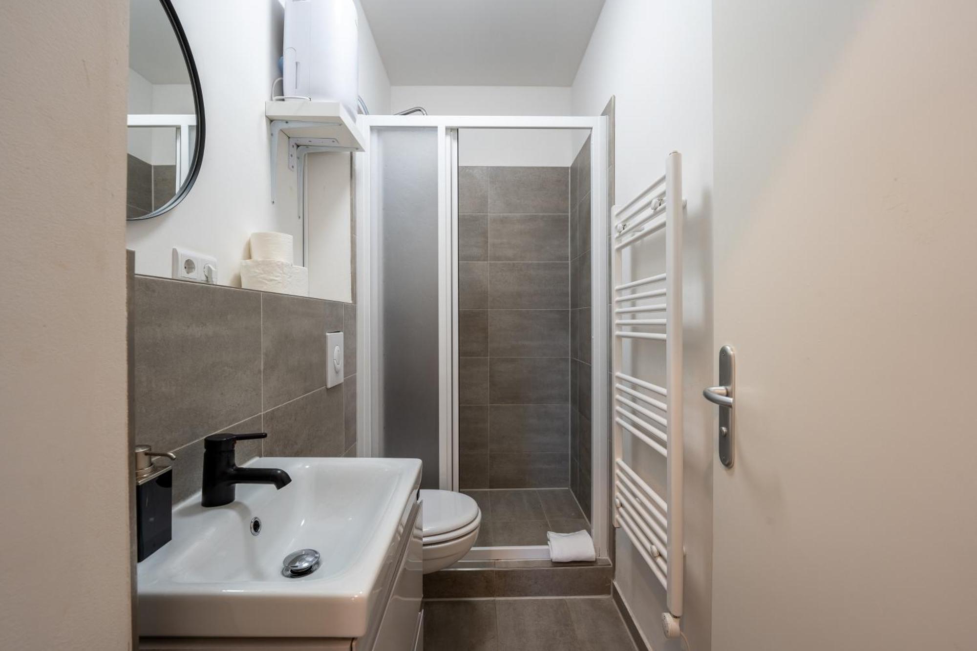Modern, Central Flat With Workspace Berlin Exterior photo